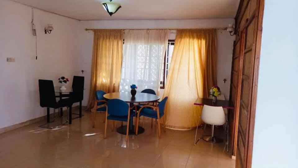 פריטאון Zunox Guest House מראה חיצוני תמונה