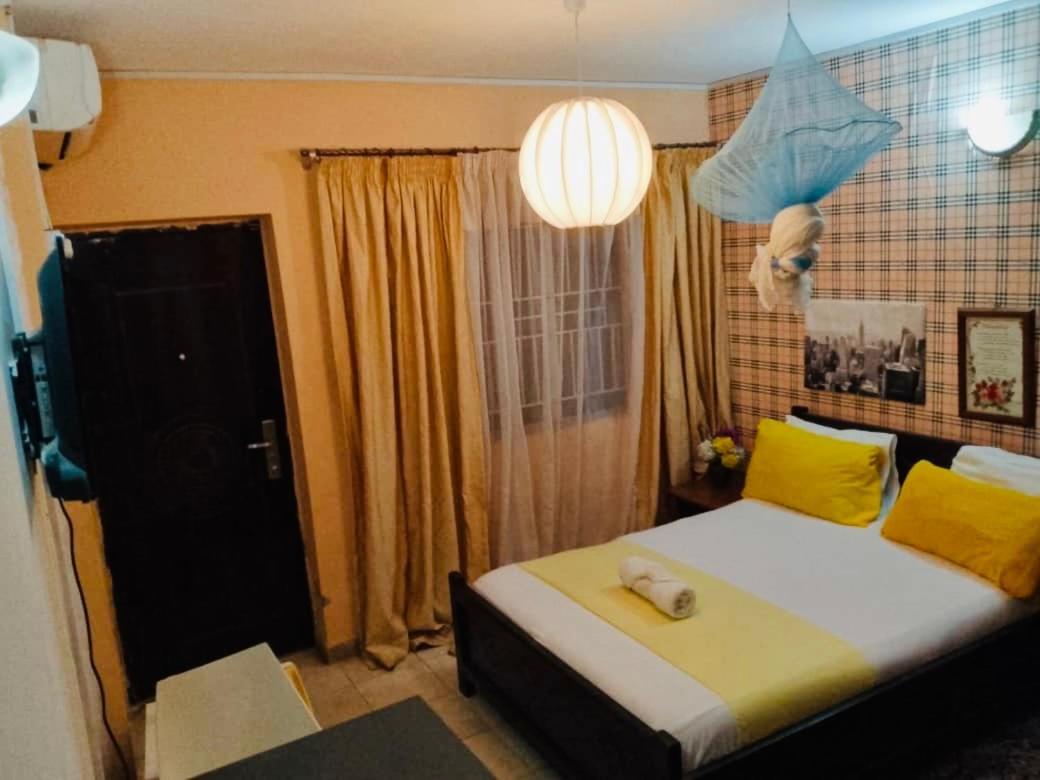 פריטאון Zunox Guest House מראה חיצוני תמונה