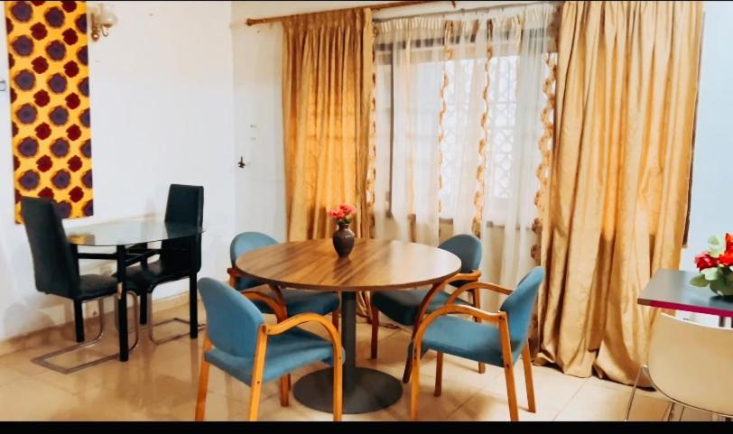 פריטאון Zunox Guest House מראה חיצוני תמונה