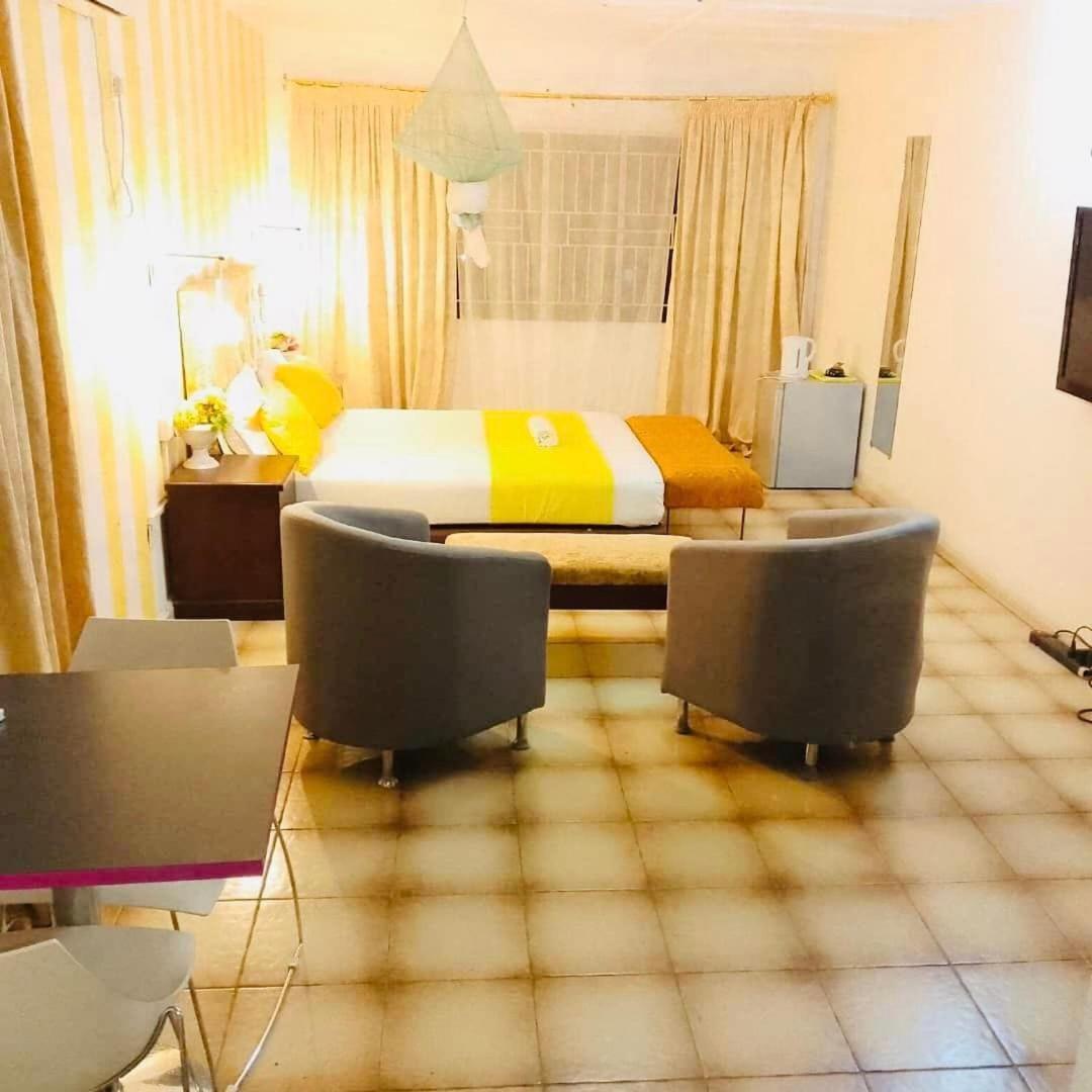פריטאון Zunox Guest House מראה חיצוני תמונה