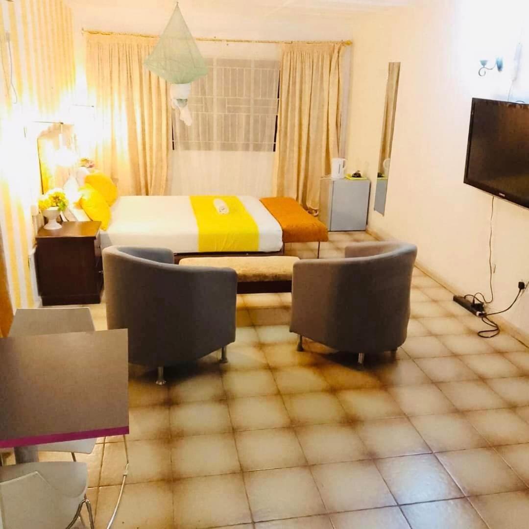 פריטאון Zunox Guest House מראה חיצוני תמונה